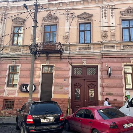 Philharmonie Platz Apartments Chernivtsi Exterior photo